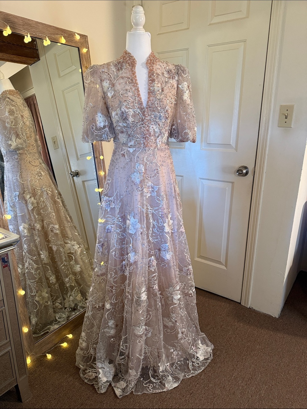 MAC DUGGAL
Pink Queen Anne Puff Sleeve Embroidered A-Line Gown - Picture 4 of 15
